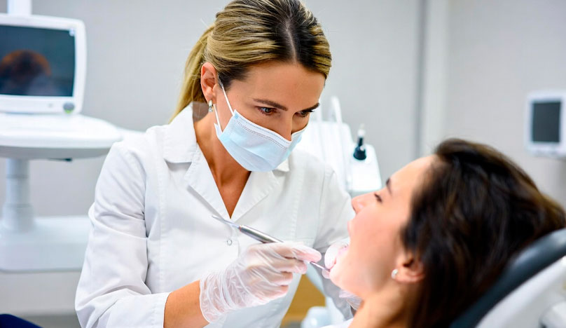 В центре имплантологии МКМ Медицина введён новый протокол восстановления зубов за один день